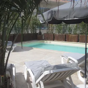 https://hotel-le-revest.fr-provencehotel.com
